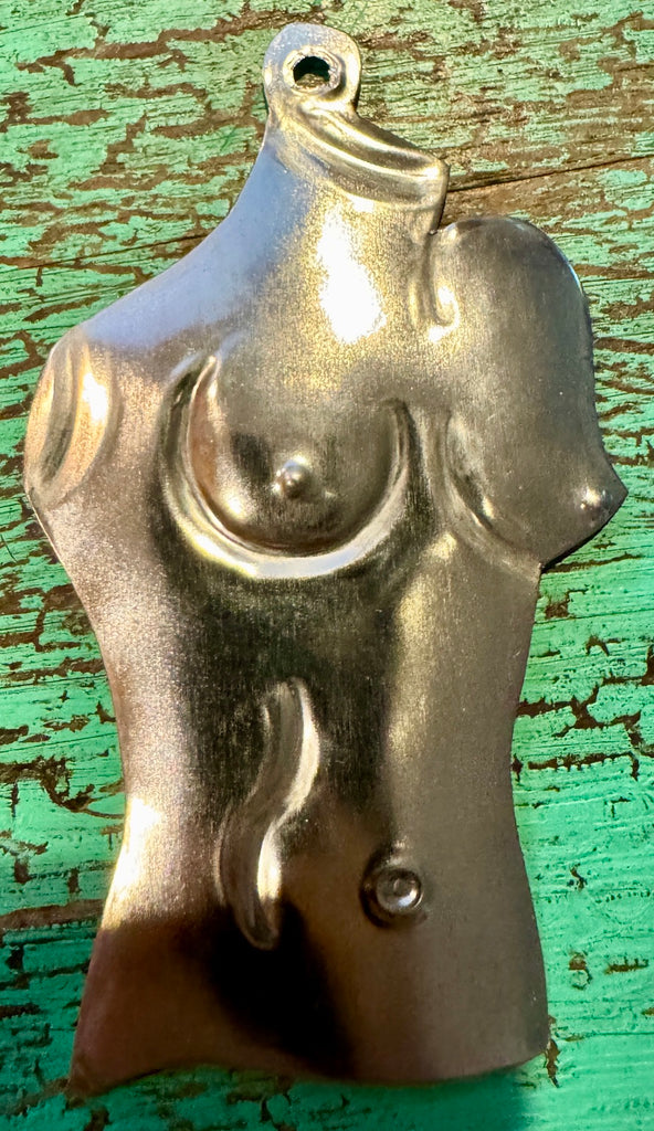 Tin female torso milagro