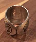 Metal labyrinth cuff finger ring